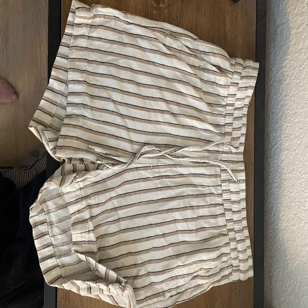 High rise linen shorts size M